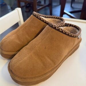 BearPaw Martis Slippers in Hickory